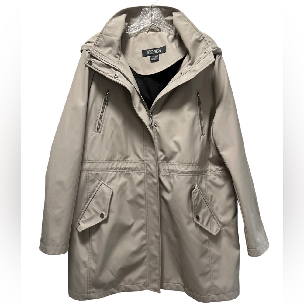 Ladies Kenneth Cole Reaction spring jacket color light beige Size XXL